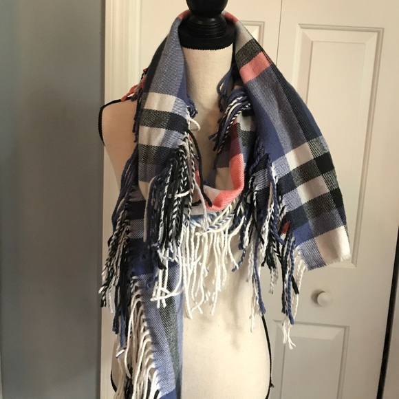 American Eagle scarf